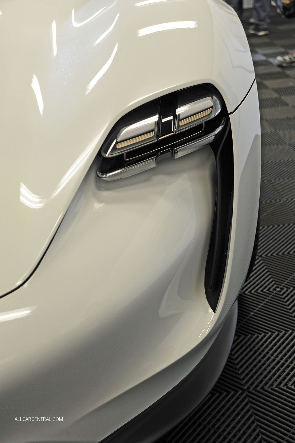 Porsche Mission E Concept 2018 Rennsport 
VI 2018